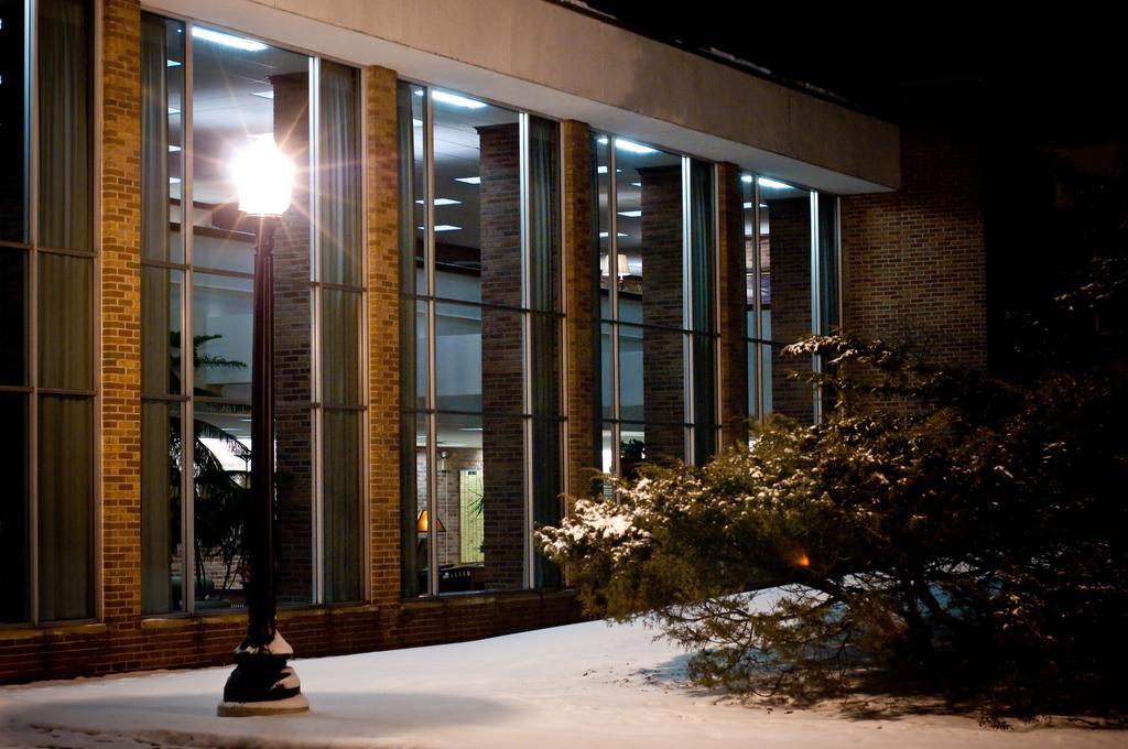 Hillsdale College Dow Hotel And Conference Center Екстер'єр фото